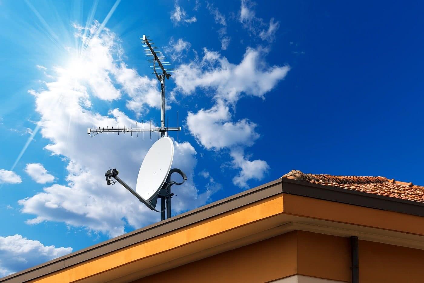 Montaż anten satelitarnych